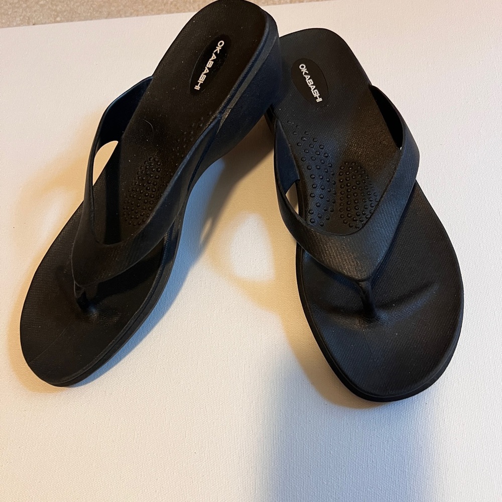 Okabaski Sandals. size 8.